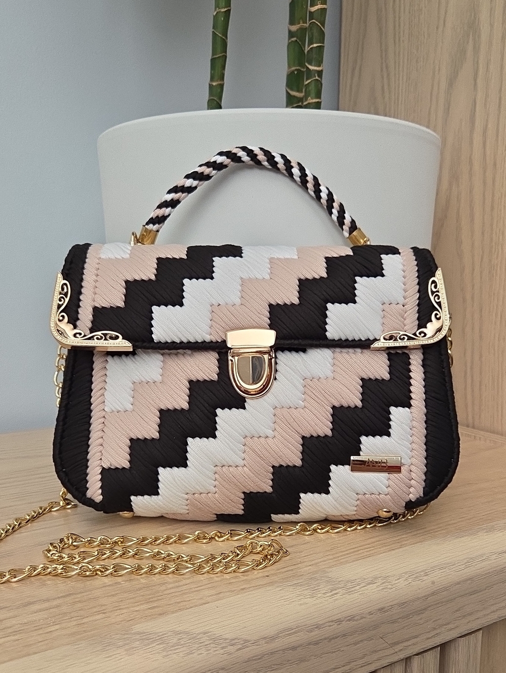 NWOT Trapillo Jersey Hand-Woven Chevron Bag w Gold-Tone Hardware & Chain Strap